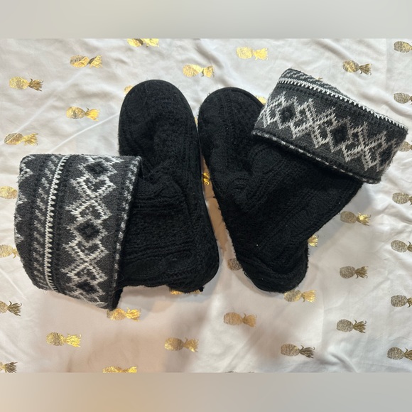 Mukluks a la mode knit boots, Black, Ladies Sz 9. EUC, Roll down or wear up. - Picture 2 of 12